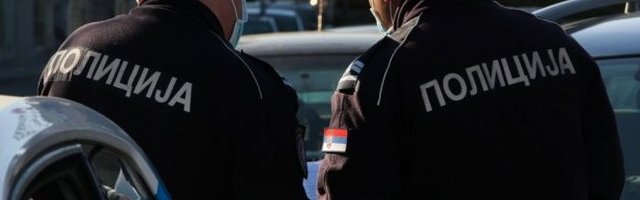 POLICAJCI U BEOGRADU ZATIČU AUTOMOBILE KOJI SE LJULJAJU, A ONDA ŠOK! Švaleri ne pitaju kolika je kazna, samo da se ne šalje na KUĆNU ADRESU!