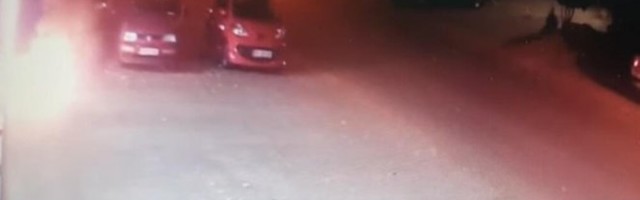 /VIDEO/ ZAPALIO TERETANU U BORČI, PA ZAPALIO I SEBE! Osveta zbog tuče od pre 2 meseca?