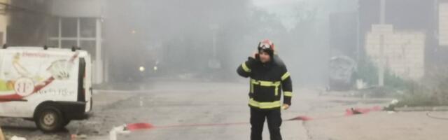 Zapalio se automobil u Požeškoj ulici: Vatrogasci na licu mesta