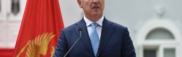 KRIVOKAPIĆ, BEČIĆ I ABAZOVIĆ STIGLI KOD ĐUKANOVIĆA! Počele konsultacije o mandataru nove crnogorske vlade!