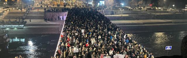 “Nema dočeka dok se pravda ne dočeka”- studentskom tišinom na mostu Niš ušao u 2025.