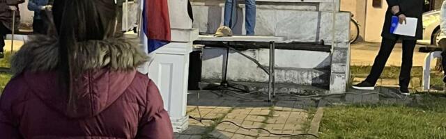 Prvi zbor građana u Lapovu: Naše mesto je ozbiljno napadnuto (VIDEO)