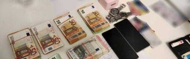 POGLEDAJTE SNIMAK HAPŠENJA KRIMINALNE BANDE! Grupa stavila u džeš 3 MILIONA EVRA: "POLICIJA, GORE RUKE, LEZI NA STOMAK!" (VIDEO)