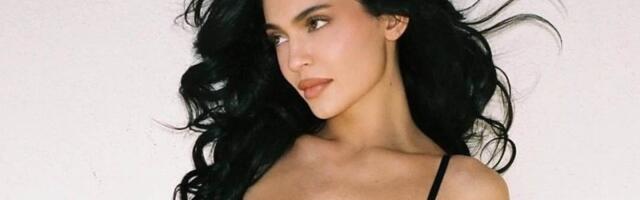 Svi su gledali samo u nju: Kajli Džener u dijamantima ostavila bez daha - Timoti pao na kolena pred njom (VIDEO)