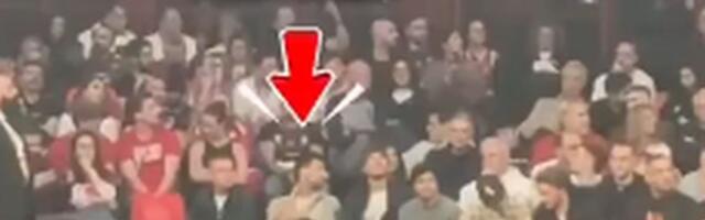 Đoković pokazao zašto je najveći ikada: Obezbeđenje guralo navijala, a onda je Novak...