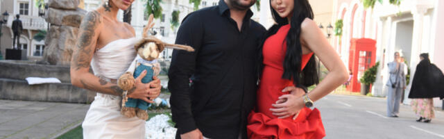 MAMA, TATA I NOVA DEVOJKA! Kako će ovu sliku objasniti maloj Nori! Aneli, Maja i Asmin za Vaskrs zakopali ratnu sekiru! (FOTO)