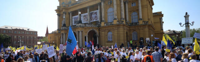 Масовни протест у Хрватској: Хиљаде на Тргу бана Јелачића због лошег стандарда