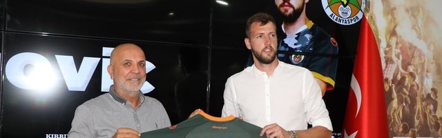 Zvanično: Milunović napustio Zvezdu i otišao u Alanju