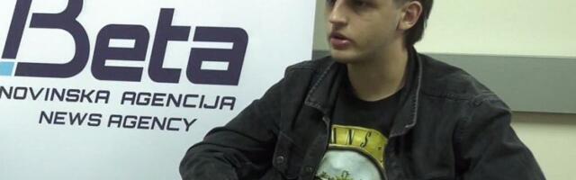 Novosadskom reporteru žandarm oduzeo telefon pred DIF-om, vratio ga bez objašnjenja