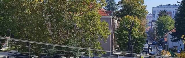 Čitaoci javljaju: Zbog Vlade Srbije opsadno stanje bilo i oko škole “Svetozar Marković”