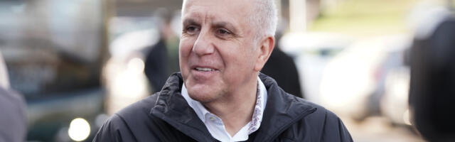 Obradović stigao u Beograd, dočekali ga navijači: “Željko, ostani” (VIDEO)