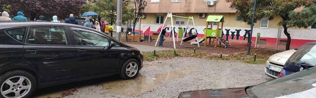 FOTO: Salajčani umesto trga imaju divlji parking, grad ne reaguje