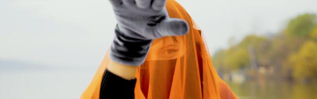 Pijani Bolero u duh kafanskih pesama i orijentalnog melosa: Yva o pesmi i spotu „Triptih“