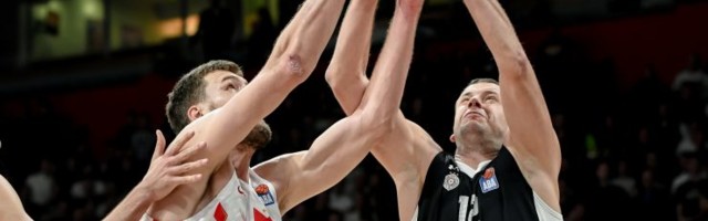 Najbolji igrač crno-belih u problemu sa faulovima: Zvezda žestoko krenula i stala, Partizan vodi! (FOTO)
