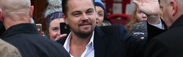 SKOČIO U MORE, UMALO GA UBILA AJKULA! Ovo sigurno niste znali o Dikapriju, a evo ko mu je NAJVEĆI NEPRIJATELJ