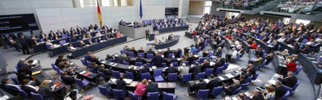 BUNDESTAG NA NOGAMA! Internetom kruži lista političara za ODSTREL!