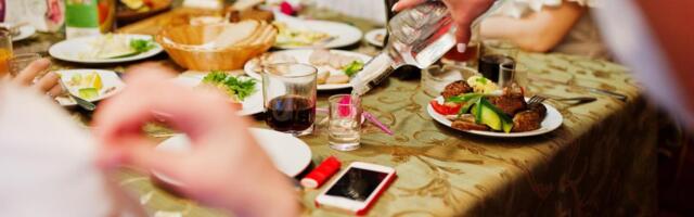 "Moje prijateljice su krupnije, naručuju više hrane”: Žena otkrila da ne želi da deli račun, mreže se usijale