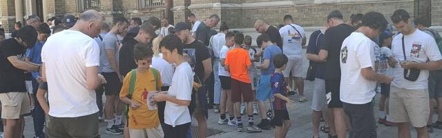 Nestašica sličica u Novom Sadu: Menjažom u Porti do popunjenog albuma