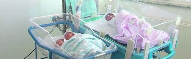 TRI BEBE HITNO PREBAČENE IZ ARANĐELOVAČKE BOLNICE U KRAGUJEVAC, JEDNA NA RESPIRATORU! Evo zbog čega!