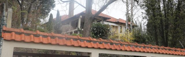 LUKSUZ DO POSLEDNJEG DETALJA: Glumac PONOSNI vlasnik vile sa bazenom i raskošnom baštom - Evo koja je CENA dnevnog najma! (FOTO)