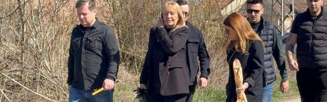 Pevačica koju Lazić smatra drugom majkom stigla u Brestač: Kad je ugledao, potpuno se slomio, ona ga zove sine