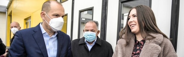 U ZNAK SEĆANJA NA VOLJENOG DR LAZU: Spomen ploča je postavljena u Kliničkom centru u Nišu, a na njoj su ispisane OVE reči!