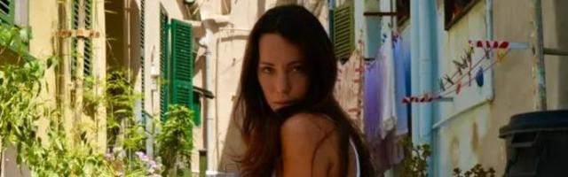 Doji svoga dečka kako bi ga napalila i nahranila