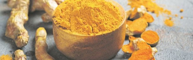 U Indiji se KUNU U OVAJ ZAČIN! Ubija bakterije, sprečava KANCER i podmlađuje, a stomak ga OBOŽAVA!