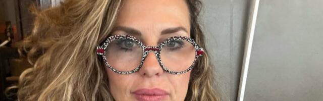 Pevačica u 35. godini saznala da boluje od neizlečive bolesti, morala ponovo da uči da hoda: "Ukinuli su mi mesečni dodatak"