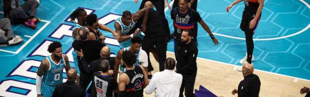 Ovakvu makljažu u NBA nismo skoro videli - Sevale pesnice i surovi udarci (VIDEO/FOTO)