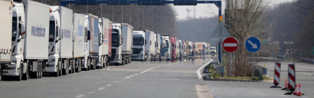 Totalni haos na granici sa Hrvatskom: Čeka se satima na granici, vozači očajni!