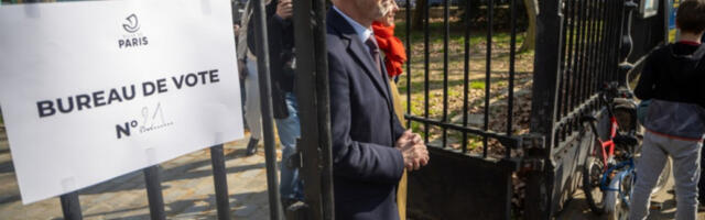 Затворена бирачка места у Француској, у Паризу победио социјалиста Грегоар