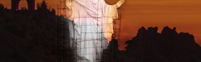 NEVEROVATAN ZNAK IZ LIBANA: Divovski Isus se uzdigao iznad ratne ravnice (VIDEO)