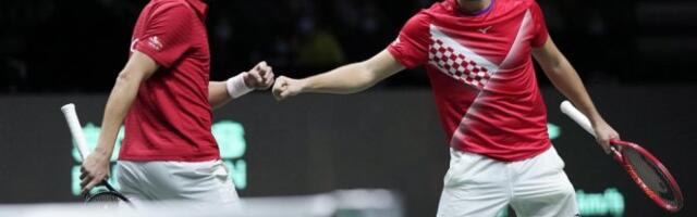 KIRJOS RAZBESNEO HRVATA! On je cirkuzant i idiot!
