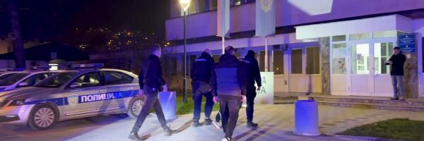 NOVI PAZAR: Uhapšen policijski službenik zbog sumnje da je pomagao pljačkašu zlatare