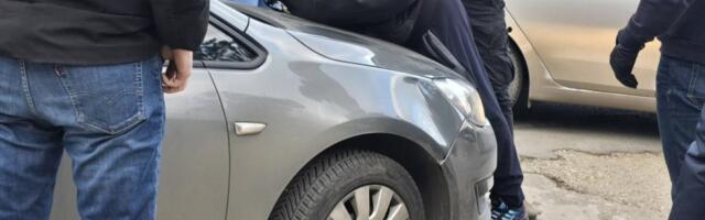 "Sada nam je jasno...": Opsadno stanje kod zgrade u kojoj živi monstrum koji je izbo baku - Progovorile i komšije (VIDEO)