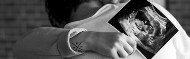 Šta beba zaista čuje u maminom stomaku: Nauka proverava popularne tvrdnje o zvucima u trudnoći