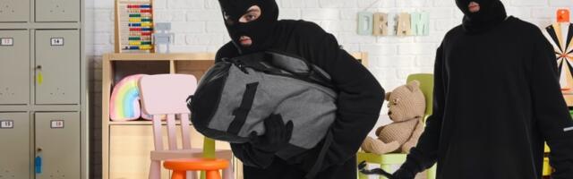 Vandali bez trunke srama: Demolirali vrtić, na slikama dece crtali jezive stvari