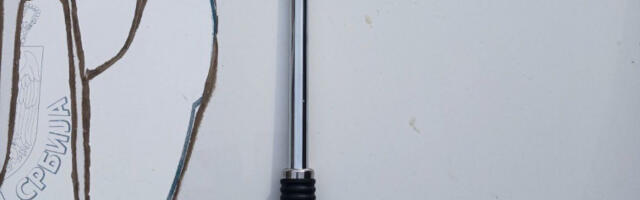 Блокадери спремили дрвене и телескопске мотке