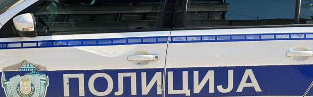 Uz pretnju pištoljem radnici u kladionici iz fioke uzeo novčanik sa 40.000 dinara i pobegao