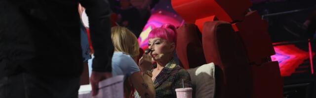 "Na šta ovo liči?! Ništa nisam uradila bre"! HAOS U "PINKOVIM ZVEZDAMA": Koleginica RASPLAKALA Zoricu Brunclik, ONA ZAHTEVALA JAVNO IZVINJENJE (VIDEO)
