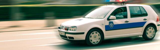 UŽASNA NESREĆA KOD DRVARA: Poginula devojka (24), sudarila se s ocem na motoru pa pala pod kamion!