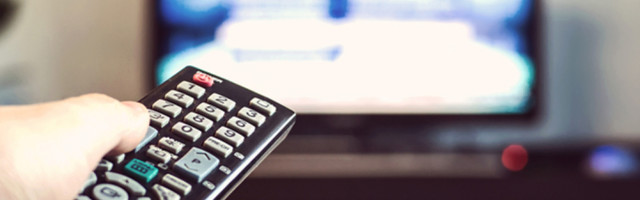 Kako baka ne bi pogrešila, unuk joj je pomogao na način koji smo svi razumeli i slatko se nasmejali (FOTO)