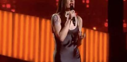 TAKMIČARKA PRIZNALA DA JE GODINAMA KRALA OD KOMŠINICE, SAD SE POJAVILA U ZVEZDAMA GRANDA! Ostala bez vazduha na sceni, a ovo su svi primetili... (FOTO)