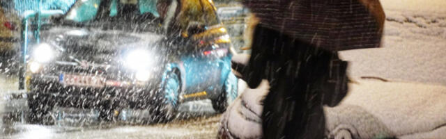 SRBIJA POD SNEGOM! "MILOŠ VELIKI" ZAVEJAN, PUT KA DIVČIBARAMA BLOKIRAN! RHMZ izdao hitno upozorenje - ovi krajevi biće NA UDARU VEĆ NOĆAS! Evo šta nas čeka narednih dana! (VIDEO)