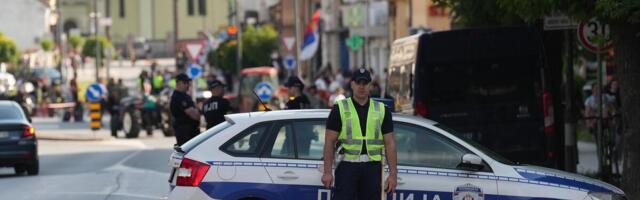 PRVO IZAZVAO UDES, PA TUKAO POLICAJCA: Totalni haos u Beogradu!