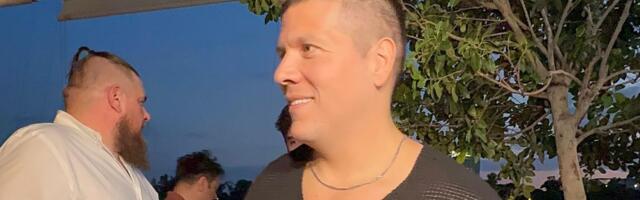 "Gde si pošao takav?" Sloba u providnoj majici stigao na slavlje, napucao mišiće! Jelena ga ovako "sasekla"