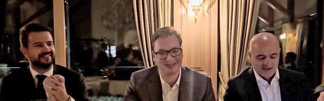 Vučić zapevao u kafani! Neka živi prijateljstvo između Crne Gore, Severne Makedonije i Srbije!