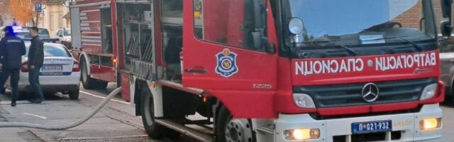 Vatrena stihija guta kuću! Požar u Nišu, ima povređenih!