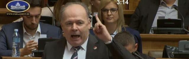 POKS: Aleksandar Vučić da ostane na Hilandaru